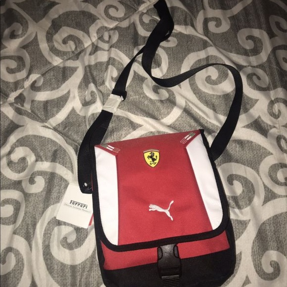 Puma Ferrari Messenger Bag - Picture 6 of 6